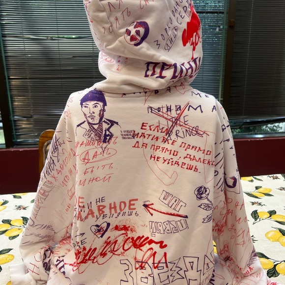 Eve & Esther Graphic Print Hoodie - Picture 7 of 8